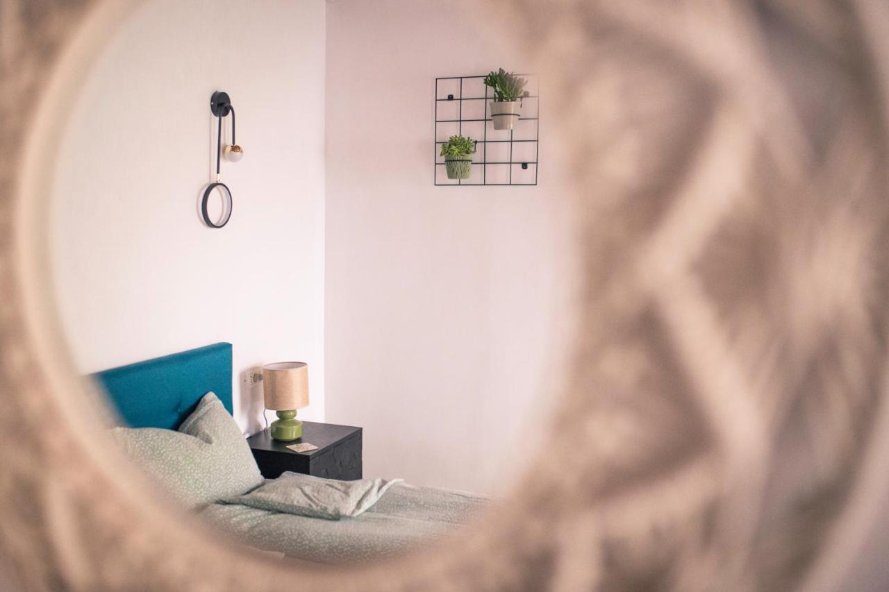 Seek And Hide - Csilla'S Tiny Hideaway Braşov Exterior foto