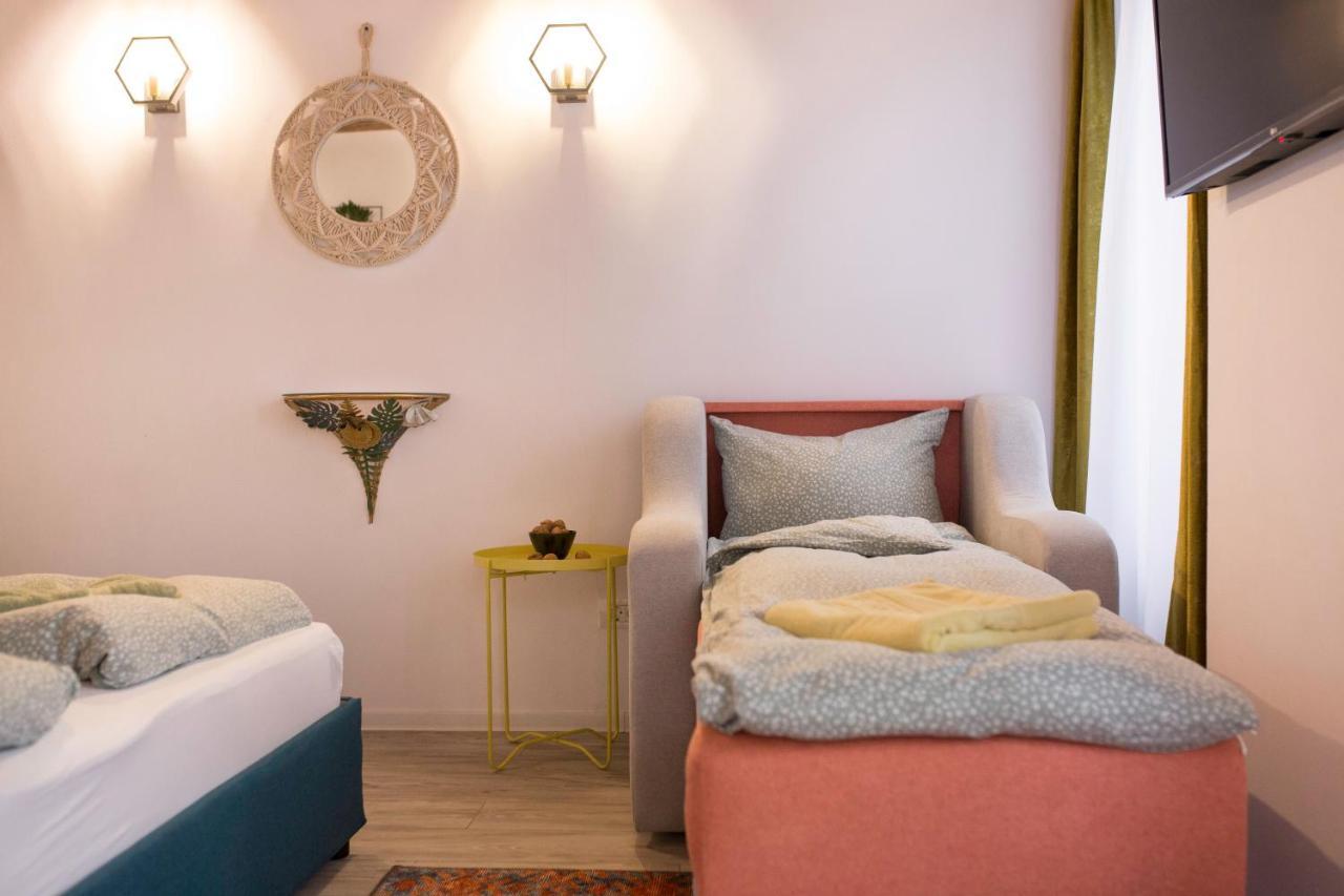 Seek And Hide - Csilla'S Tiny Hideaway Braşov Exterior foto